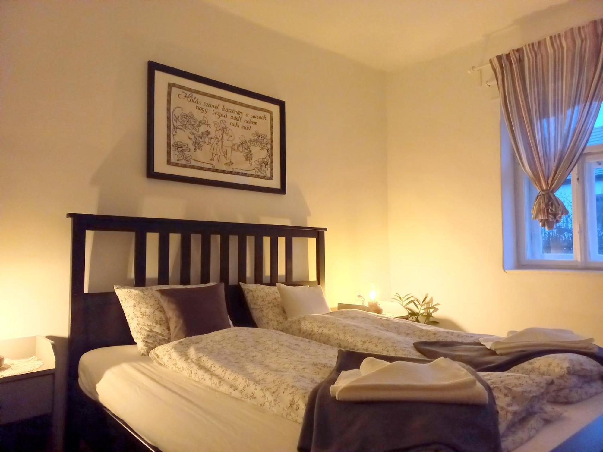 Lankas Vendeghaz - Holloko Villa Bagian luar foto